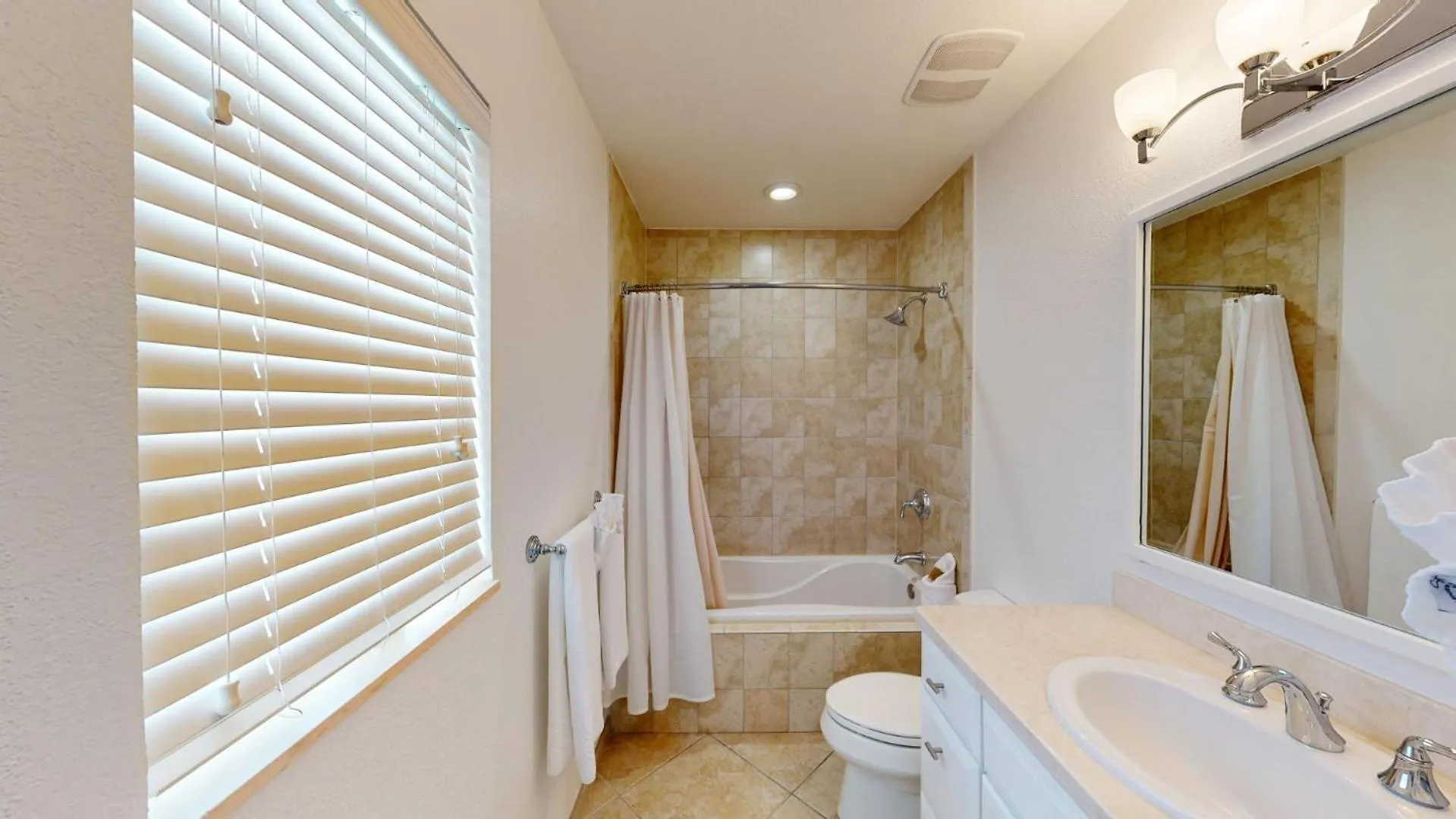 Apartment South Bay Beach Club 37 Penthouse - 3 Bedroom 3 Bathroom Unit George Town